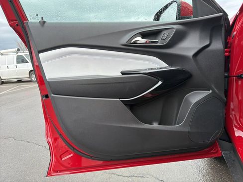 New 2026 Chevrolet Trax LT w/ Driver Confidence Package FWD image 5