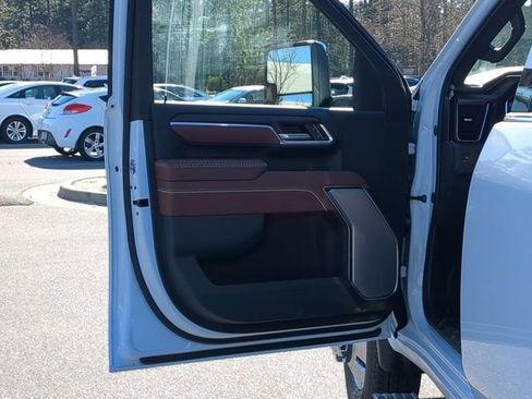 New 2026 GMC Sierra 3500 Denali Ultimate image 19