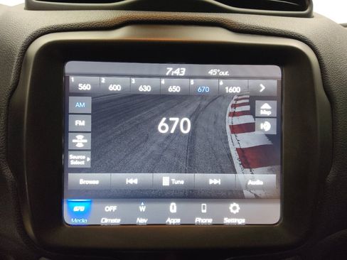 Used 2023 Jeep Renegade Latitude w/ Sun & Fun Group image 25