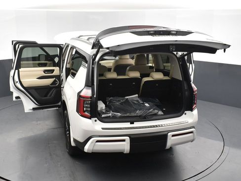 New 2026 Nissan Armada Platinum image 33