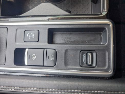 Used 2024 Nissan Pathfinder Platinum FWD image 31