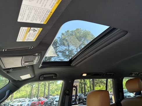 Used 2023 INFINITI QX80 Sensory w/ Cargo Package AWD/4WD image 22