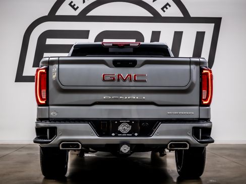 Used 2025 GMC Sierra 1500 Denali w/ Denali Reserve Package AWD/4WD image 11
