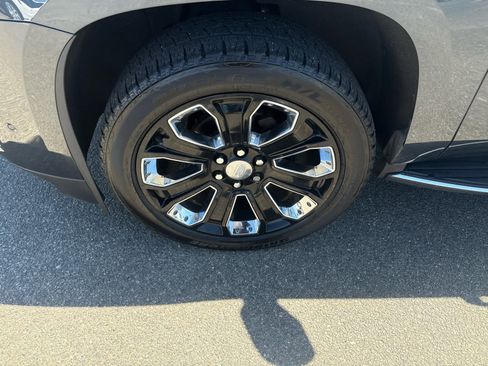 Used 2020 Cadillac Escalade Luxury AWD/4WD image 9