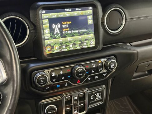 Used 2021 Jeep Wrangler Unlimited Sahara w/ Cold Weather Group AWD/4WD image 20