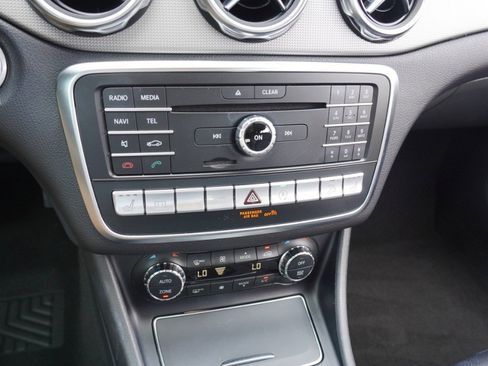 Used 2018 Mercedes-Benz GLA 250 4MATIC image 18