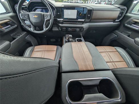 Used 2024 Chevrolet Silverado 1500 High Country w/ High Country Premium Package AWD/4WD image 31