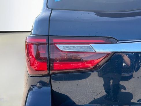 Used 2019 INFINITI QX80 Luxe image 11