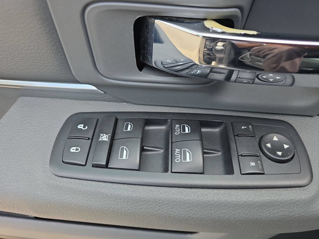 Used 2016 RAM 1500 Classic SLT RWD image 28