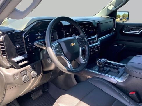Used 2023 Chevrolet Silverado 1500 LTZ w/ LTZ Premium Package AWD/4WD image 18