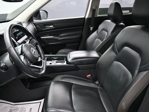 Used 2022 Nissan Pathfinder SL image 10