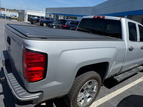 Used 2017 Chevrolet Silverado 1500 Custom w/ Custom Convenience Package RWD image 5