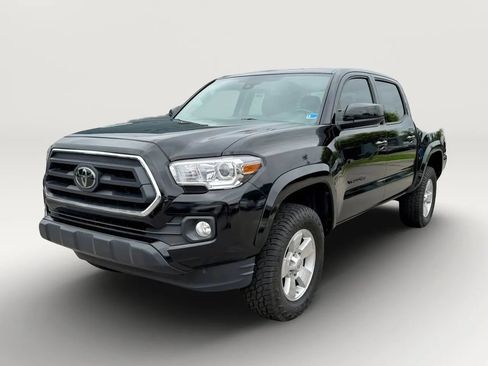 Used 2023 Toyota Tacoma SR5 w/ SR5 Appearance Package RWD image 3