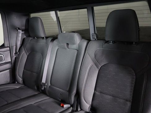 Used 2025 RAM 1500 Big Horn AWD/4WD image 35
