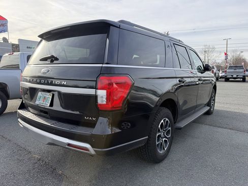 Used 2024 Ford Expedition Max XLT image 3