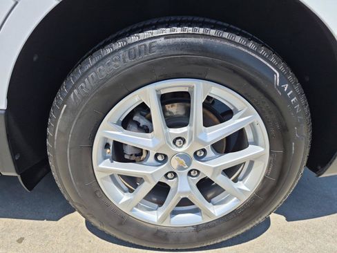 Used 2024 Chevrolet Equinox LT AWD/4WD image 15