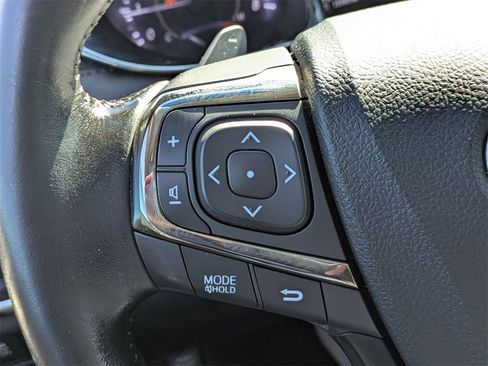 Used 2013 Toyota Avalon XLE image 25