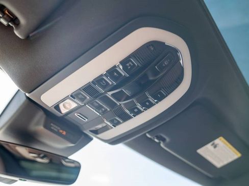New 2026 Porsche Macan AWD/4WD image 22