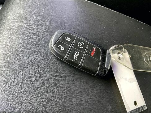 Used 2018 Dodge Charger R/T Scat Pack RWD image 14