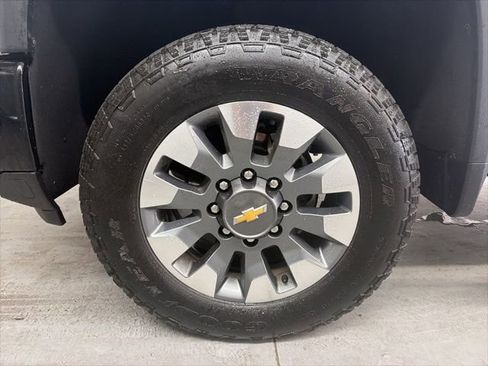 Used 2025 Chevrolet Silverado 2500 Custom w/ Custom Convenience Package AWD/4WD image 9