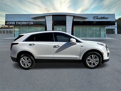 New 2026 Cadillac XT5 Luxury image 4