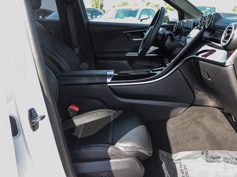 Used 2025 Mercedes-Benz GLC 300 image 19