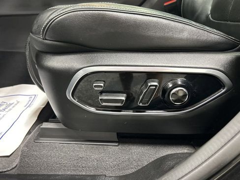 Used 2022 Jeep Grand Cherokee Overland w/ Adv Protech Group III image 10