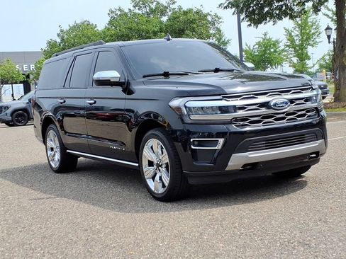 Used 2023 Ford Expedition Max Platinum AWD/4WD image 3