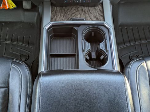 Used 2019 Ford F250 Lariat w/ Lariat Value Package image 6