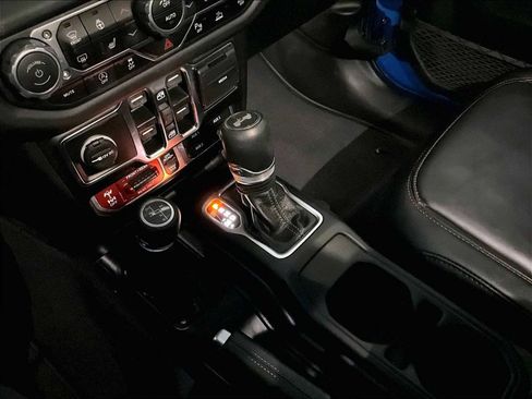 Used 2024 Jeep Wrangler Unlimited Rubicon AWD/4WD image 20