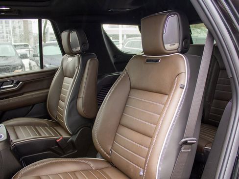 Used 2025 GMC Yukon Denali Ultimate image 21