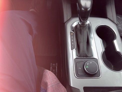 Used 2019 Chevrolet Blazer LT image 23