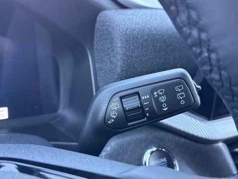 Used 2025 Ford Explorer Platinum w/ Ultimate Package image 19