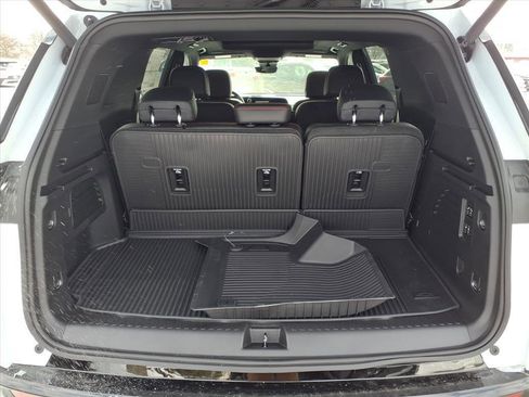 New 2026 Chevrolet Traverse RS w/ LPO, Floor Liner Package image 9