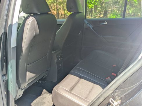 Used 2013 Volkswagen Tiguan SE FWD image 13