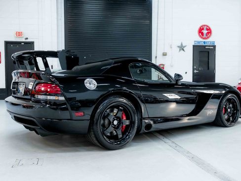 Used 2010 Dodge Viper ACR image 8