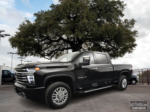 Used 2020 Chevrolet Silverado 2500 High Country w/ Z71 Off-Road Package image 1