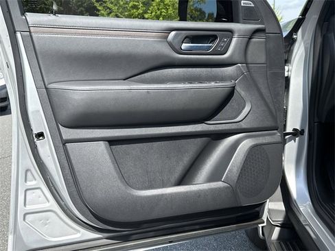 New 2025 Nissan Armada SL w/ Captain's Chari Seat Package image 11