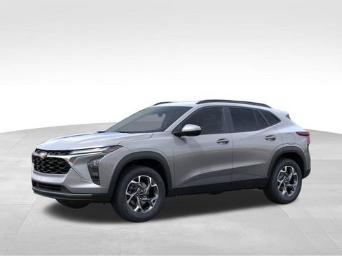 New 2026 Chevrolet Trax LT w/ Driver Confidence Package image 2