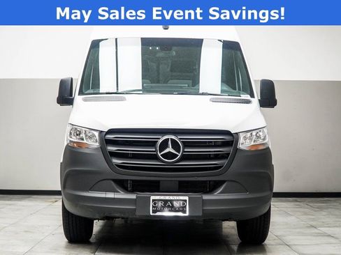 Used 2024 Mercedes-Benz Sprinter 2500 image 7