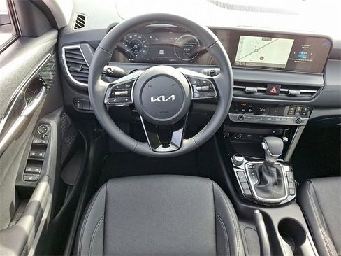 New 2026 Kia Seltos EX image 7