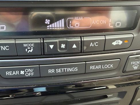 Used 2021 Honda Pilot Touring image 28