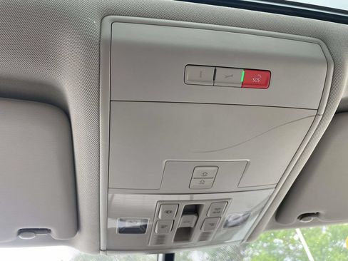 Certified 2022 Volkswagen Atlas SE FWD image 22