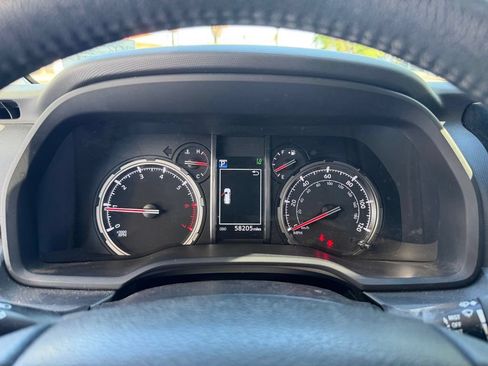 Used 2021 Toyota 4Runner TRD Off-Road Premium w/ Moonroof Package AWD/4WD image 10