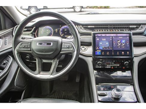 Used 2022 Jeep Grand Cherokee L Limited w/ Trailer Tow Group (B) AWD/4WD image 23