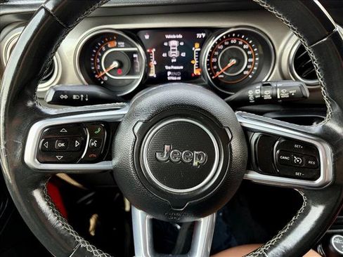 Used 2019 Jeep Wrangler Unlimited Sahara AWD/4WD image 18