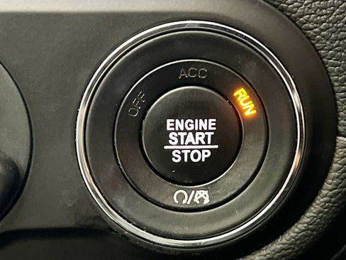 Used 2022 Maserati Levante GT AWD/4WD image 23