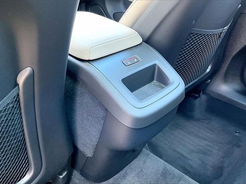 Certified 2026 Volvo XC60 B5 Plus w/ Protection Package Premier image 10