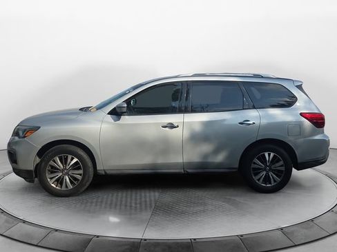 Used 2017 Nissan Pathfinder SL AWD/4WD image 2