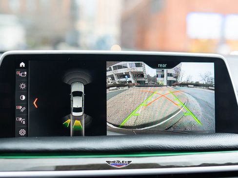 Used 2018 BMW 750i xDrive image 33